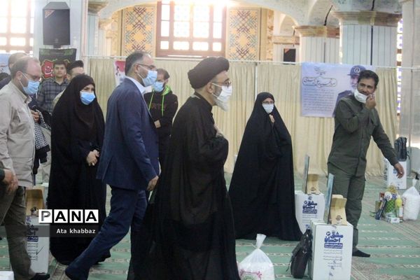 مشق امروز، مشق احسان