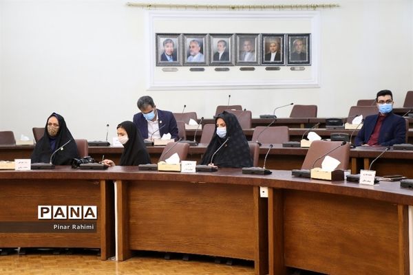 آیین بزرگداشت مقام معلم و گرامیداشت یاد و خاطره استاد شهید مرتضی مطهری