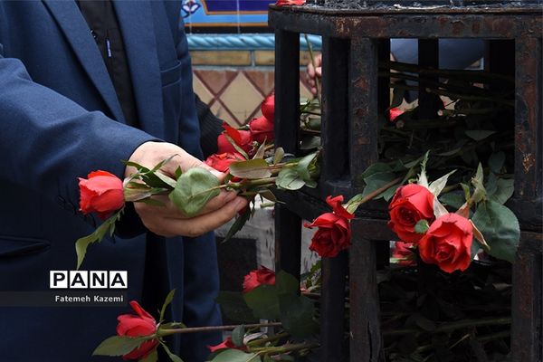 مراسم گلباران محل شهادت شهید مطهری و گرامیداشت روز معلم