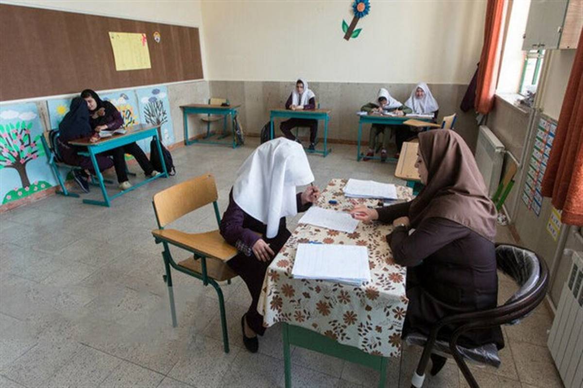 روایت معلمان  بوشهری که عشق را با تعلیم و تربیت گره زده‌اند