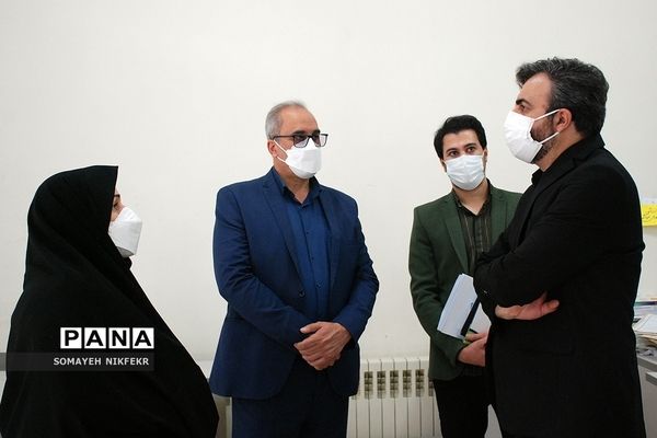 بازدید معاون پرورشی و فرهنگی، اداره کل شهرستان‌های استان تهران از دبیرخانه اولین جشنواره معلمان مؤلف