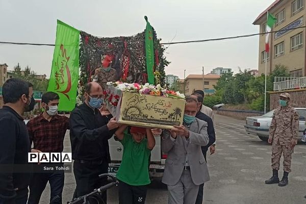 ادای احترام مدیر و کارکنان آموزش و پرورش پردیس به مقام شامخ شهدا