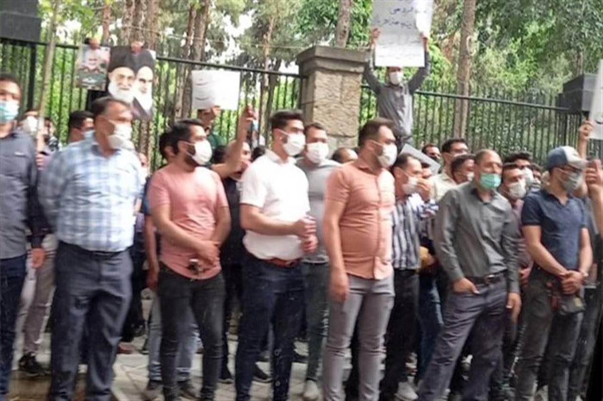 تجمع کیوسکداران مطبوعاتی مقابل شورای شهر تهران