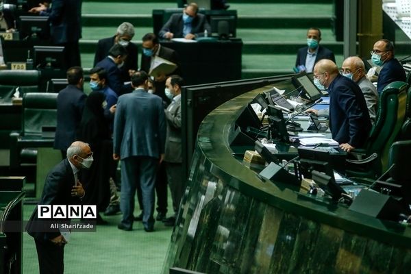 حضور وزیر آموزش و پرورش  در صحن علنی مجلس شورای اسلامی