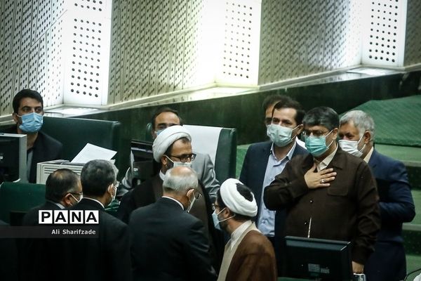 حضور وزیر آموزش و پرورش  در صحن علنی مجلس شورای اسلامی