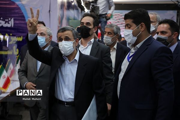 دومین روز ثبت‌نام از داوطلبان انتخابات سیزدهمین دوره ریاست‌جمهوری