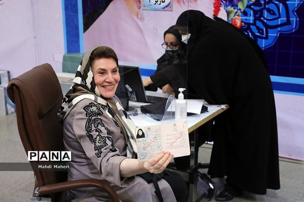 دومین روز ثبت‌نام از داوطلبان انتخابات سیزدهمین دوره ریاست‌جمهوری