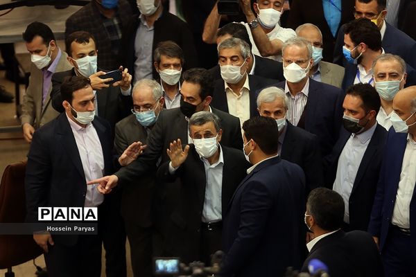 دومین روز ثبت‌نام از داوطلبان انتخابات سیزدهمین دوره ریاست‌جمهوری