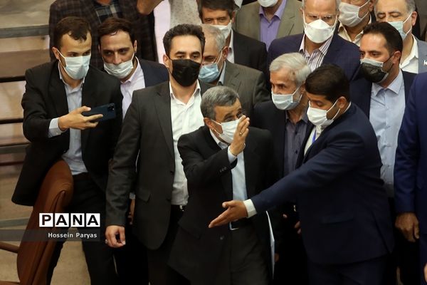 دومین روز ثبت‌نام از داوطلبان انتخابات سیزدهمین دوره ریاست‌جمهوری