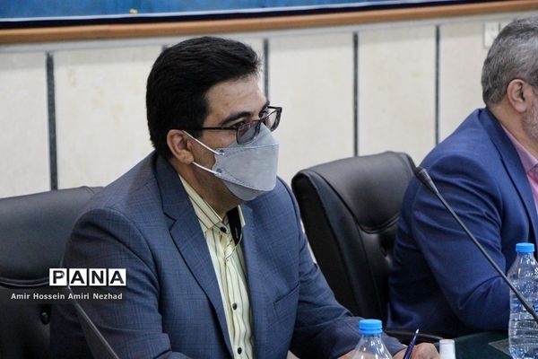 نشست قائم مقام سازمان دانش آموزی با رؤسای آموزش و پروش یزد