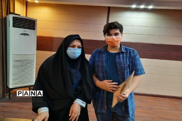 تجلیل از دانش‌آموزان برتر جشنواره نوجوان خوارزمی منطقه ۱۳