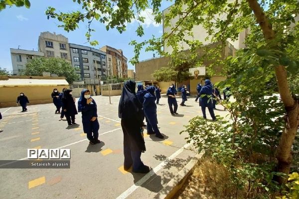 برگزاری امتحانات نهایی دبیرستان راه زینب (س) منطقه ۱۳