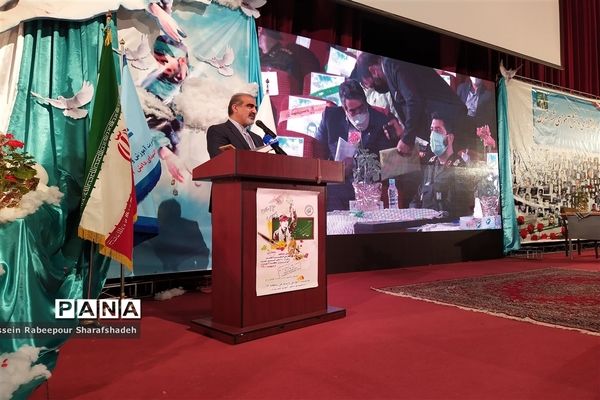 حضور وزیر آموزش و  پرورش و معاون رئیس جمهور در چهارمین کنگره معلمان و بیش از 1100 دانش آموز شهید در منطقه 16 تهران