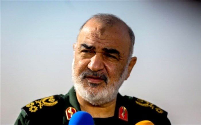 سردار سلامی: مرزهای ایران اسلامی غیر قابل نفوذند