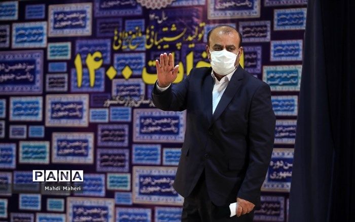 رستم قاسمی از رقابت در انتخابات ریاست‌جمهوری انصراف داد