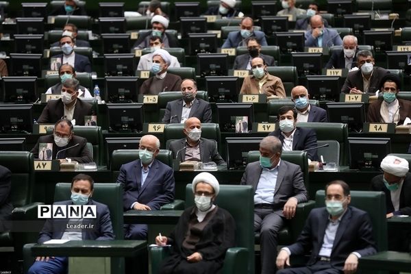 ارتباط تصویری نمایندگان مجلس شورای اسلامی با رهبر انقلاب