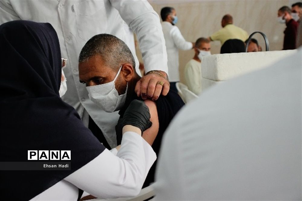 واکسیناسیون کرونا در آسایشگاه شهید بهشتی مشهد