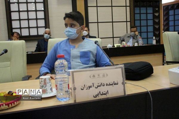 دیدار وزیر آموزش و پرورش با نمایندگان تشکل‌های دانش‌آموزی استان بوشهر