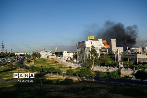 آتش سوزی در کارخانه  بهنوش