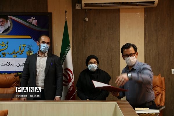 تجلیل از مراقبین سلامت حوزه‌های امتحانی در شهرستان امیدیه