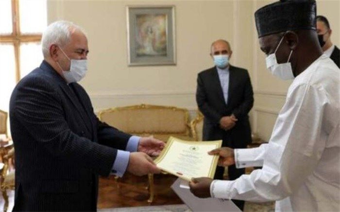 تقدیم استوارنامه سفیران نیجریه و کنیا به وزیر خارجه ایران