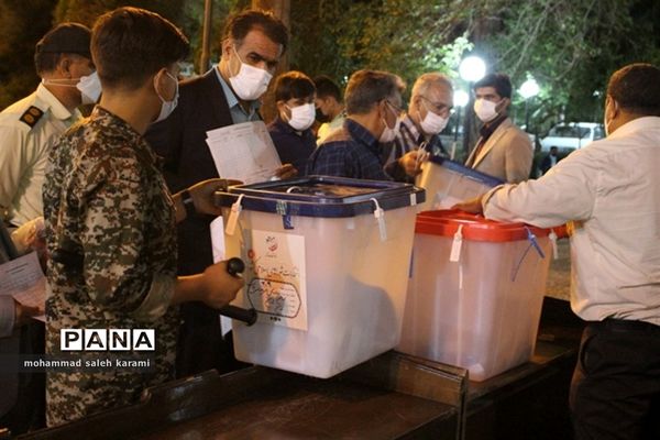 جمع آوری صندوقهای رای در کرمان