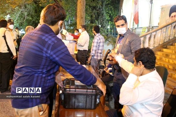 جمع آوری صندوقهای رای در کرمان