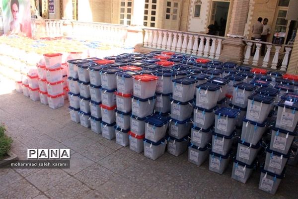 جمع آوری صندوقهای رای در کرمان