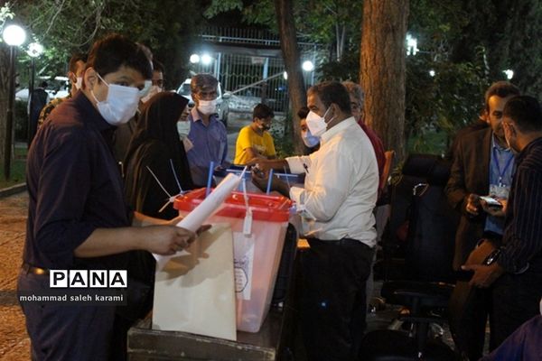 جمع آوری صندوقهای رای در کرمان