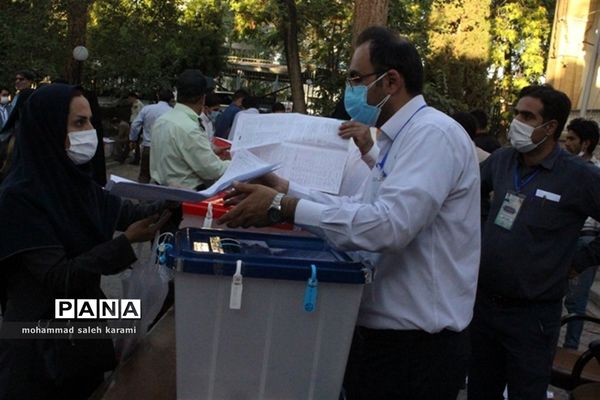 جمع آوری صندوقهای رای در کرمان