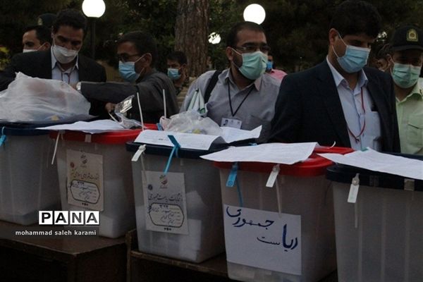 جمع آوری صندوقهای رای در کرمان