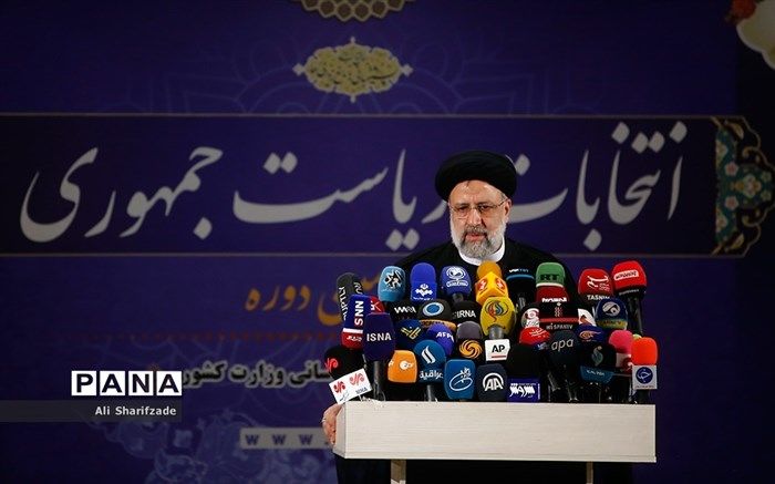 حجت الاسلام معزی و رئیس جمعیت هلال احمر به رییسی تبریک گفتند