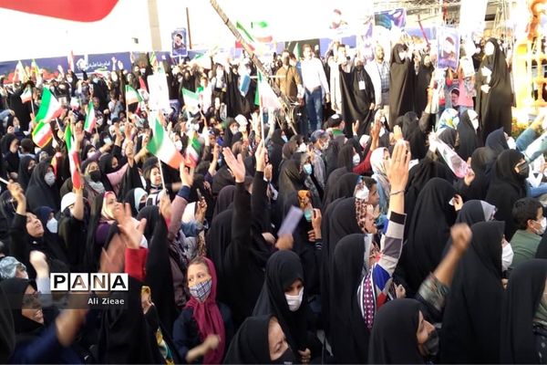 جشن مردم مشهد برای پیروزی رئیس جمهوری منتخب