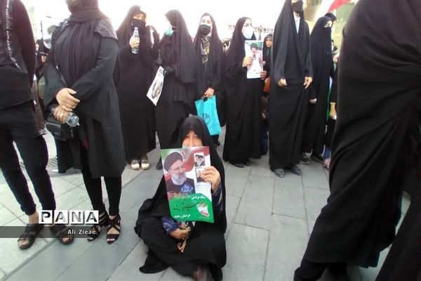 جشن مردم مشهد برای پیروزی رئیس جمهوری منتخب