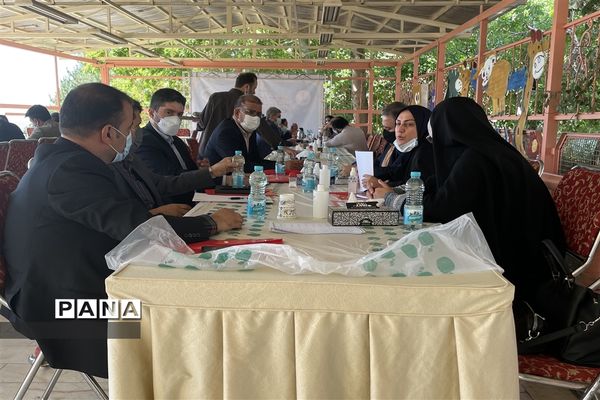 نشست کارشناس مسئولان ارزیابی عملکرد و پاسخگویی به شکایات مناطق