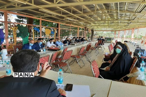 نشست کارشناس مسئولان ارزیابی عملکرد و پاسخگویی به شکایات مناطق