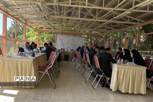 نشست کارشناس مسئولان ارزیابی عملکرد و پاسخگویی به شکایات مناطق