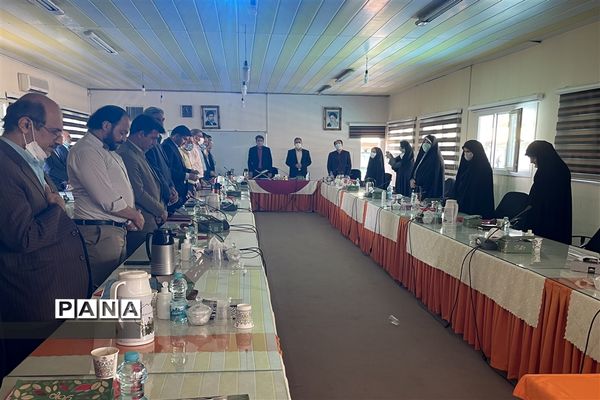 نشست کارشناس مسئولان ارزیابی عملکرد و پاسخگویی به شکایات مناطق