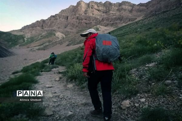 صعود گروه کوهنوردى فرهنگیان اداره کل آموزش و پرورش فارس به قلل حوض دال و سیچانى
