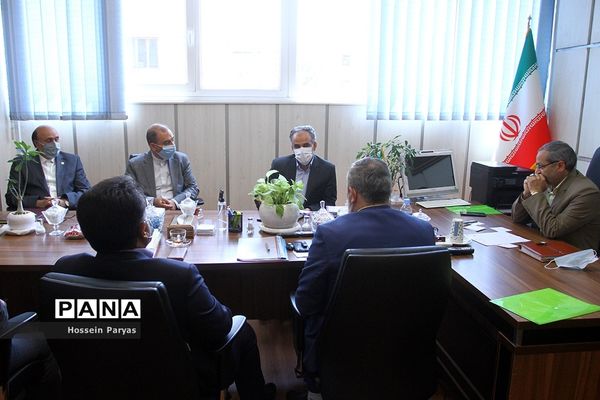 دیدار رئیس سازمان دانش‌آموزی با رئیس مرکز برنامه ریزی منابع انسانی و امور اداری وزارت آموزش و پرورش