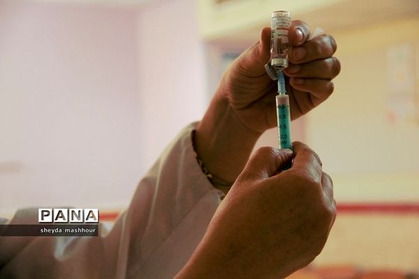 واکسیناسیون دانش‌آموزان مدارس ناحیه یک ری