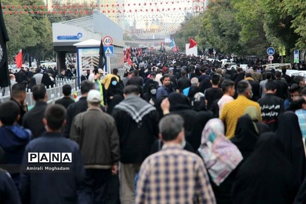 راهپیمایی عزاداران  امام رضا علیه السلام به سمت بارگاه مطهر رضوی