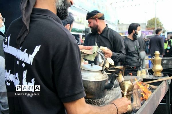 راهپیمایی عزاداران  امام رضا علیه السلام به سمت بارگاه مطهر رضوی