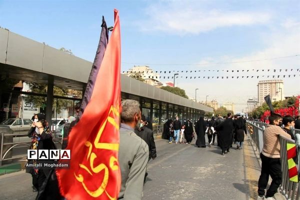 راهپیمایی عزاداران  امام رضا علیه السلام به سمت بارگاه مطهر رضوی