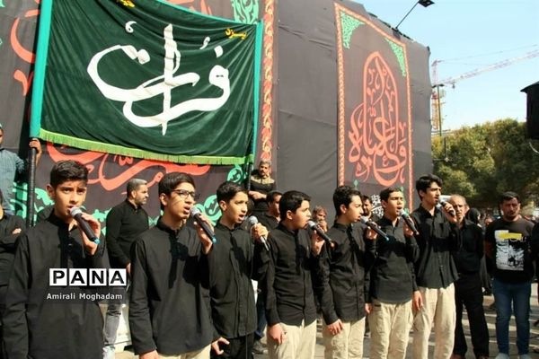 راهپیمایی عزاداران  امام رضا علیه السلام به سمت بارگاه مطهر رضوی