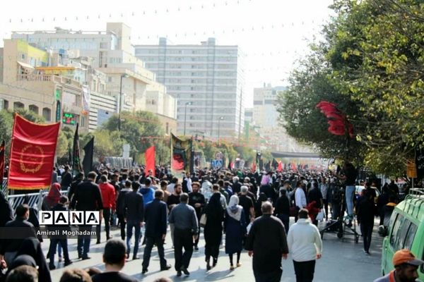 راهپیمایی عزاداران  امام رضا علیه السلام به سمت بارگاه مطهر رضوی