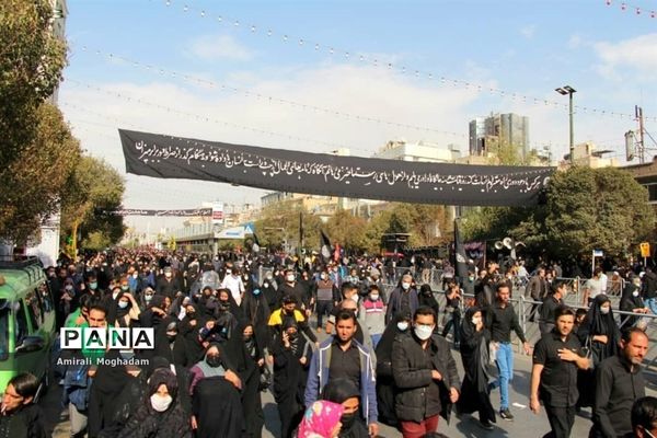 راهپیمایی عزاداران  امام رضا علیه السلام به سمت بارگاه مطهر رضوی