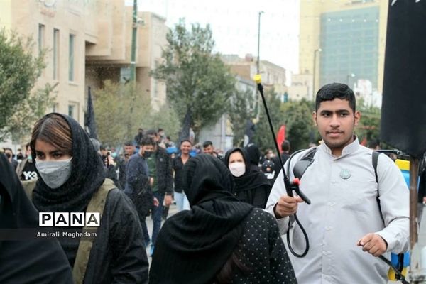 راهپیمایی عزاداران  امام رضا علیه السلام به سمت بارگاه مطهر رضوی