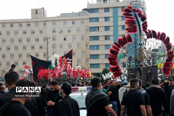 راهپیمایی عزاداران  امام رضا علیه السلام به سمت بارگاه مطهر رضوی