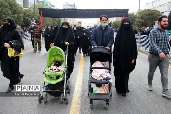 راهپیمایی عزاداران  امام رضا علیه السلام به سمت بارگاه مطهر رضوی